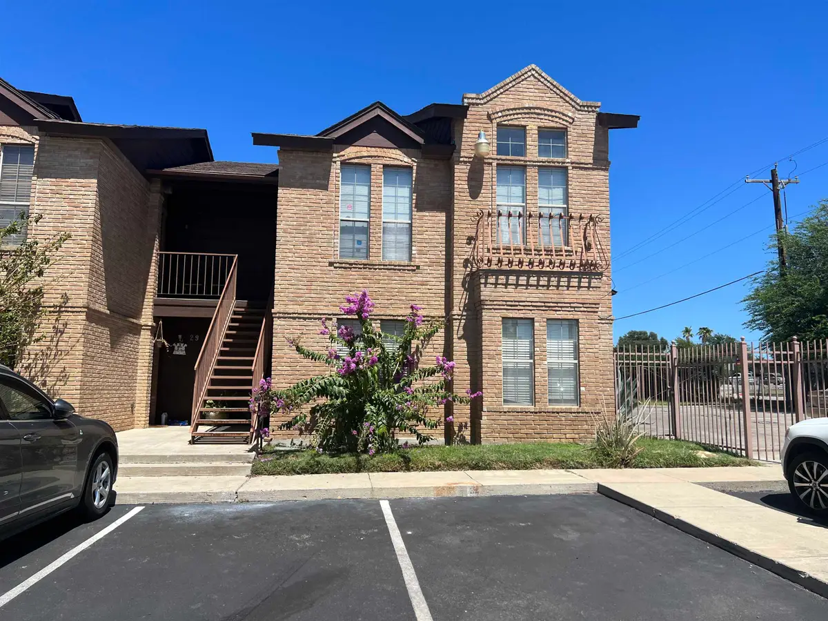 201 Martingale Ln, Laredo, TX 78041 - #1