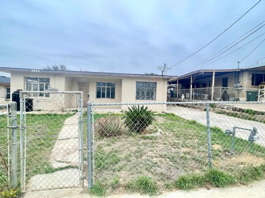 3212 Pecan St, Laredo, TX 78046 - #2