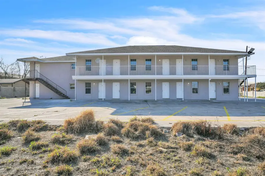 1303 Philadelphia St, Laredo, TX 78041 - #2