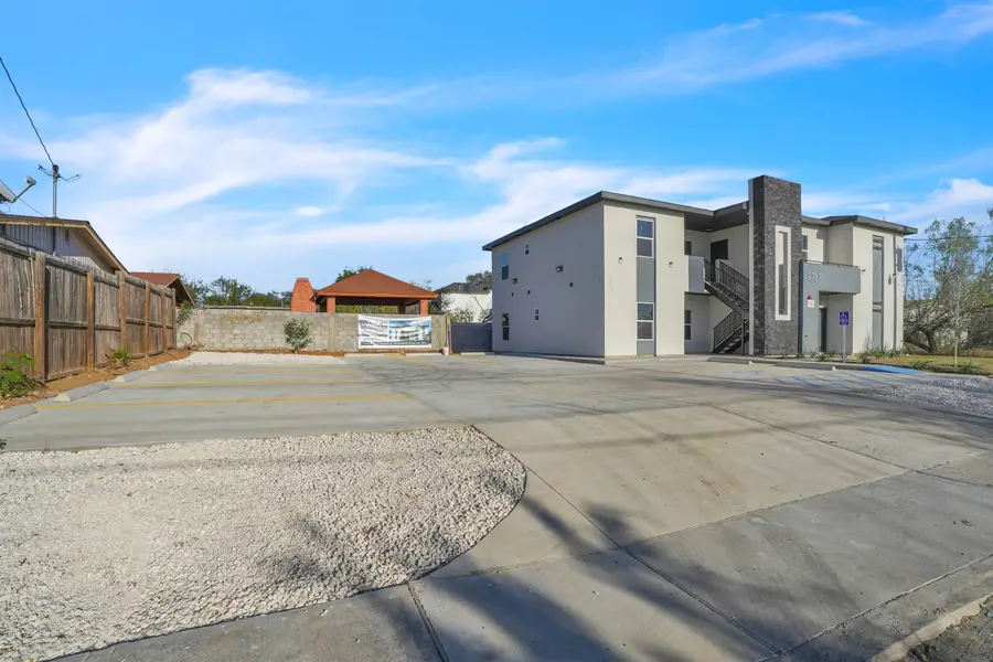 2707 Sanders Ave, Laredo, TX 78040 - #3