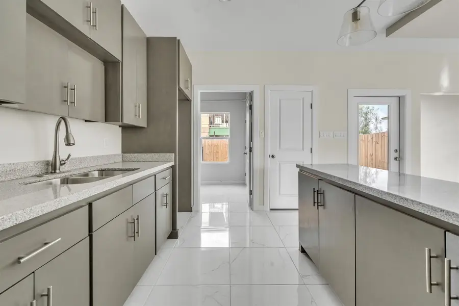 504 Gale Ct, Laredo, TX 78041 - Image #3