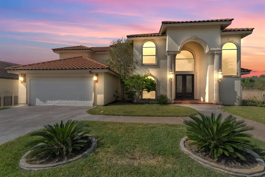 202 Lake Powell Dr, Laredo, TX 78041 - Image #2