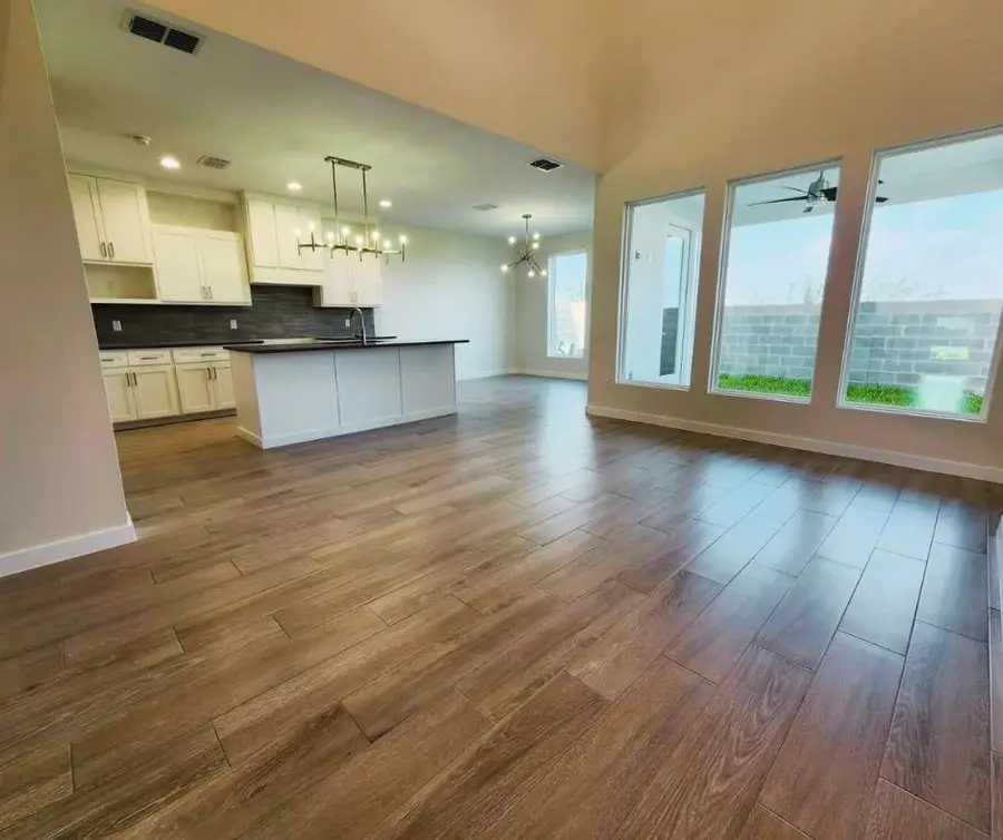 7506 Cresta Bella Street, Laredo, TX 78041 - Image #2