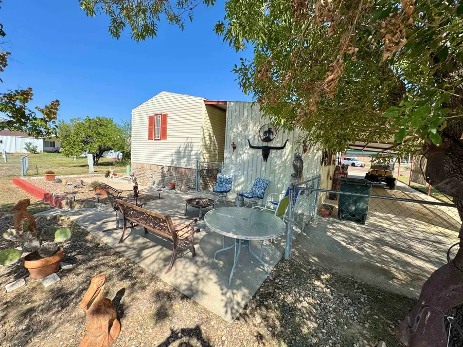 112 Autumn Ln., Zapata, TX 78076 - Image #3
