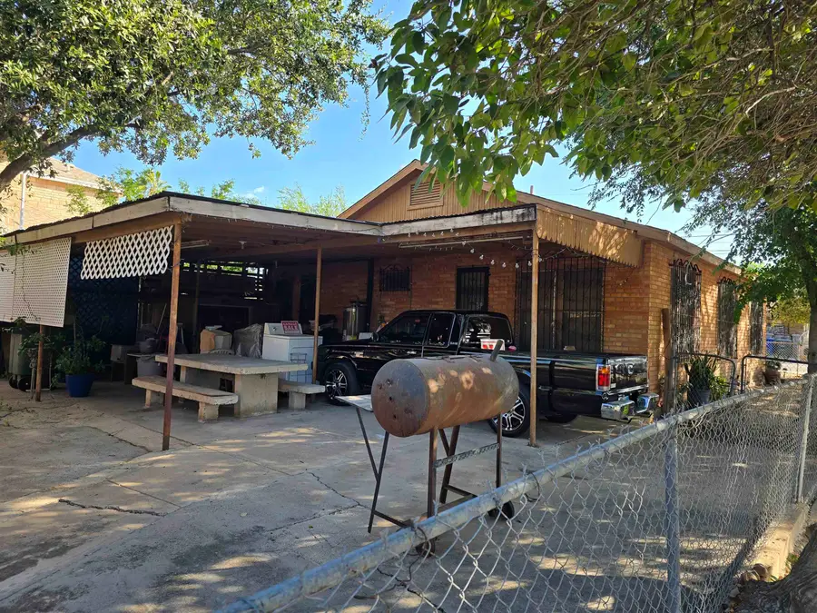 3102 Flores Ave, Laredo, TX 78040 - Image #2