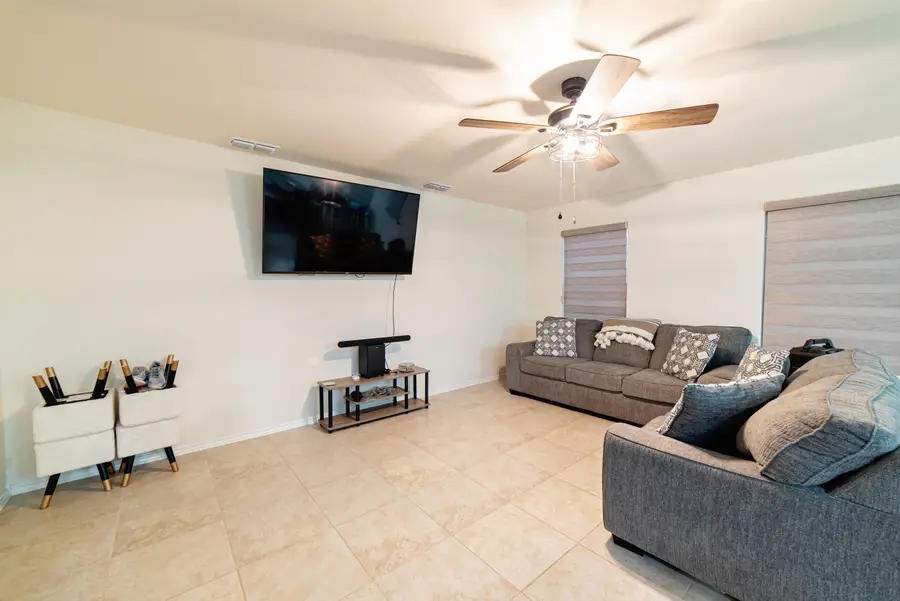 5618 Lonestar, Laredo, TX 78046 - Image #3