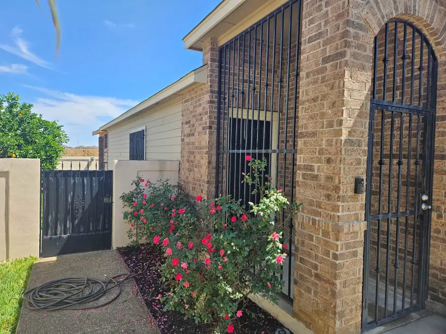 5516 Shorthorn Dr., Laredo, TX 78045 - Image #3