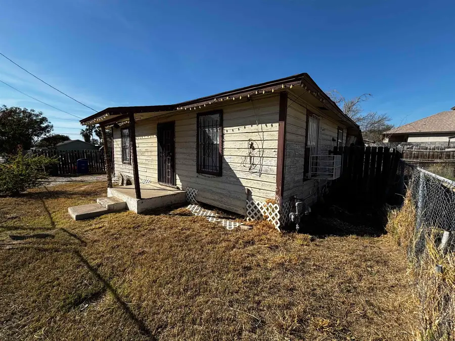 916 Guerrero St, Laredo, TX 78043 - #3