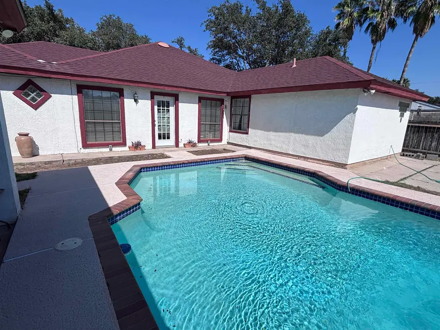 1235 St John Lp, Laredo, TX 78045 - Image #2