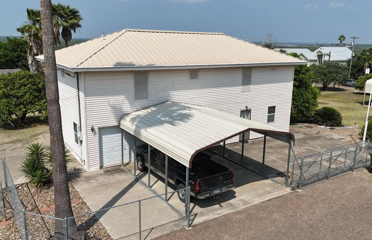 5205 Pascual Ln, Zapata, TX 78076 - Image #1