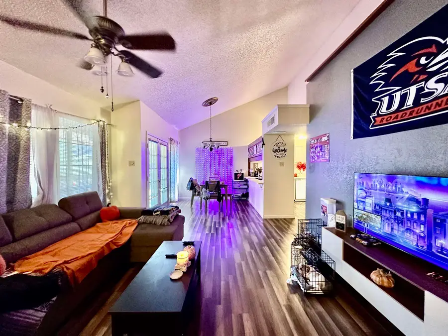 8633 Datapoint Dr, San Antonio, TX 78229 - Image #3