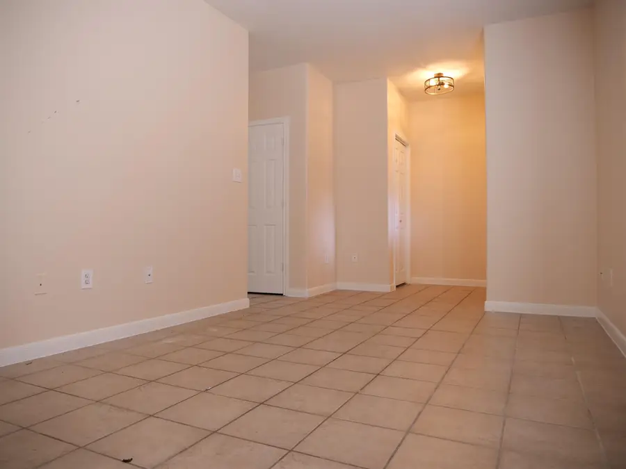 2445 Monarch Dr, Laredo, TX 78045-6428 - Image #2