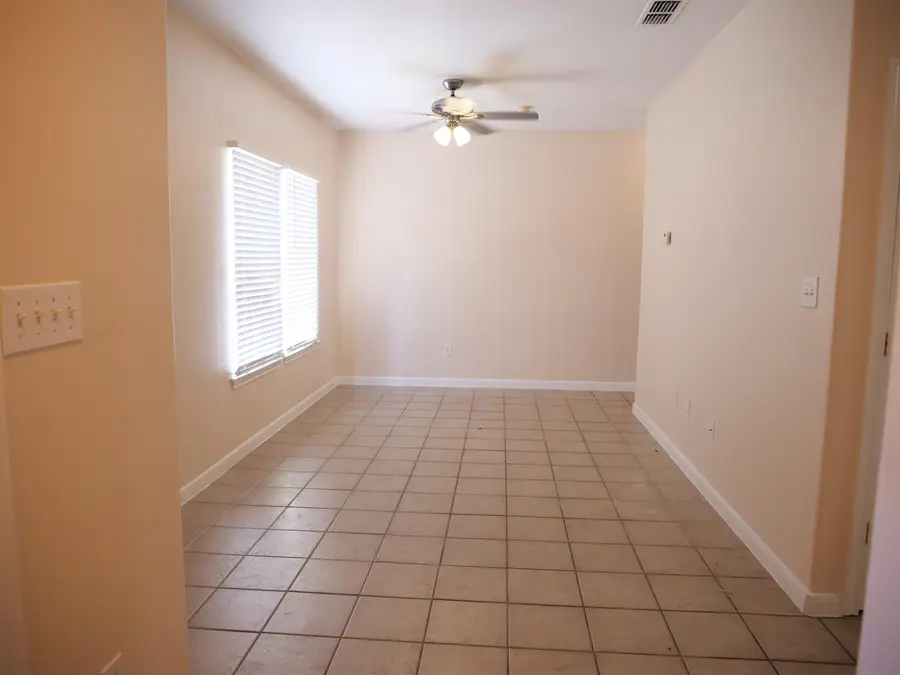 2445 Monarch Dr, Laredo, TX 78045-6428 - Image #3