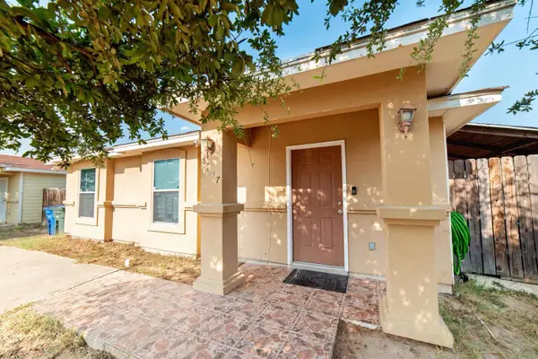 5107 Palmito Dr, Laredo, TX 78046