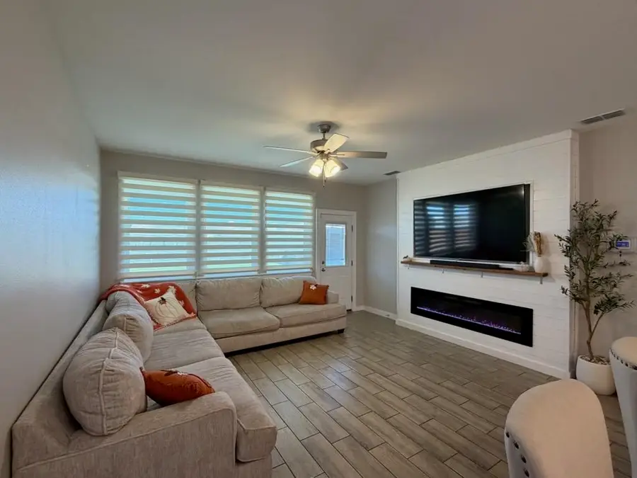 1616 Sambar Lp, Laredo, TX 78045 - Image #3