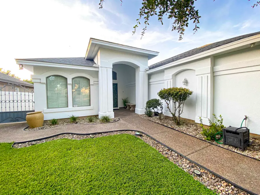 2064 Lima Lp, Laredo, TX 78045 - Image #2