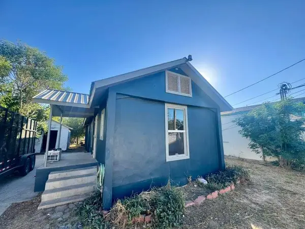 915 Rosario St, Laredo, TX 78040