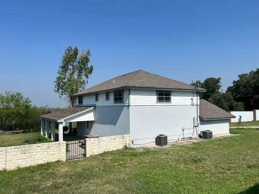 2024 Siesta Ln, Zapata, TX 78076 - Image #2