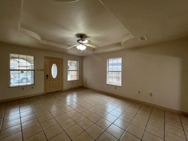 408 Badajoz Ln, Laredo, TX 78046 - Image #2