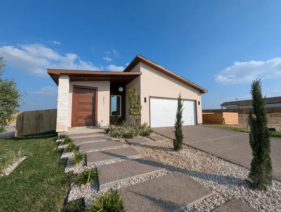 1813 Belgian Blue Lp., Laredo, TX 78046 - Image #3