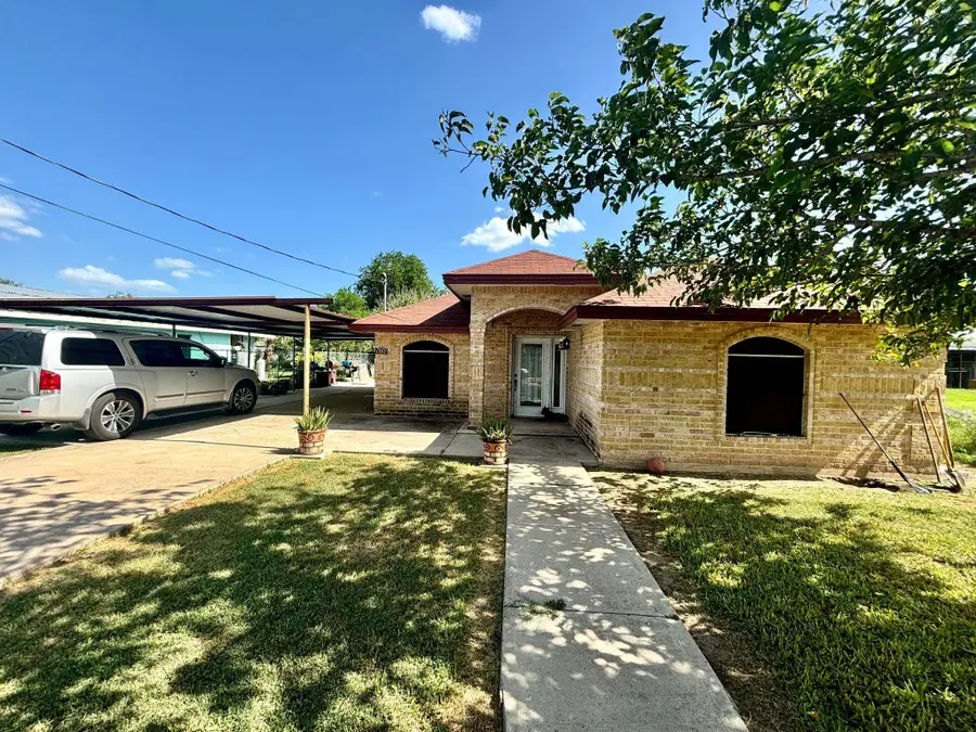 1753 W Orquidia Ln E, Rio Bravo, TX 78046 - Image #2