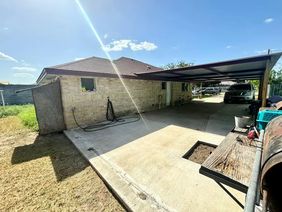 1753 W Orquidia Ln E, Rio Bravo, TX 78046 - Image #3
