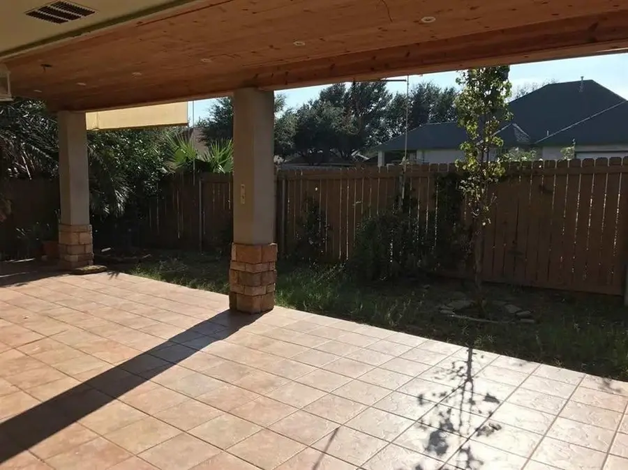 316 Cinnamon Teal Lp, Laredo, TX 78045-4118 - Image #3