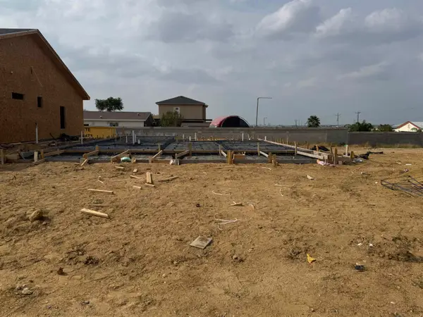 2818 Adamsville, Laredo, TX 78046