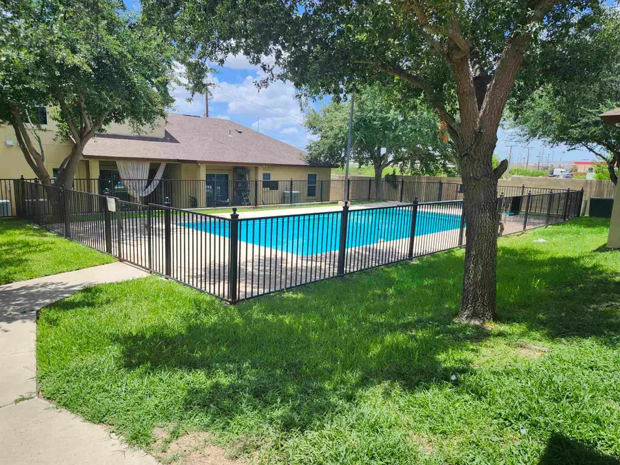 10706 International Blvd, Laredo, TX 78045 - Image #2