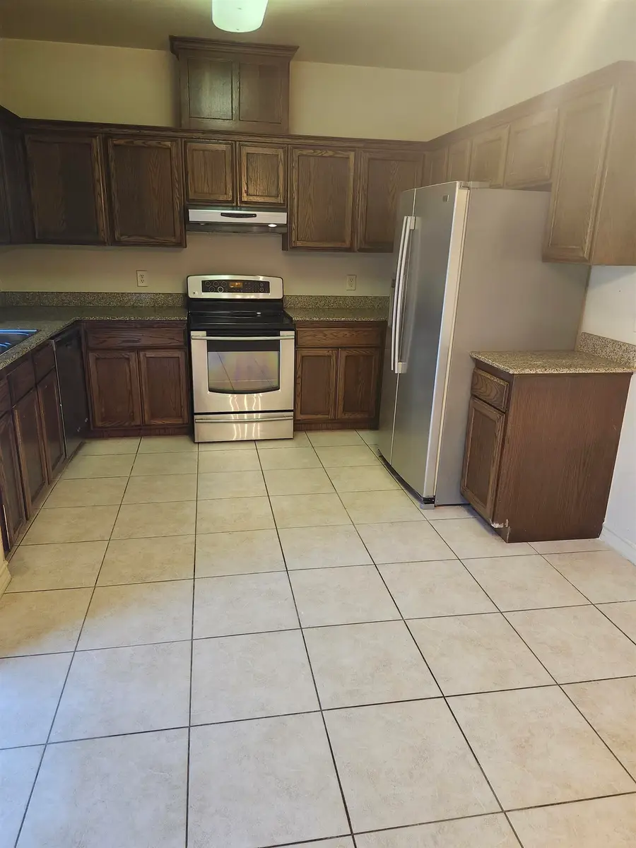 10706 International Blvd, Laredo, TX 78045 - Image #3