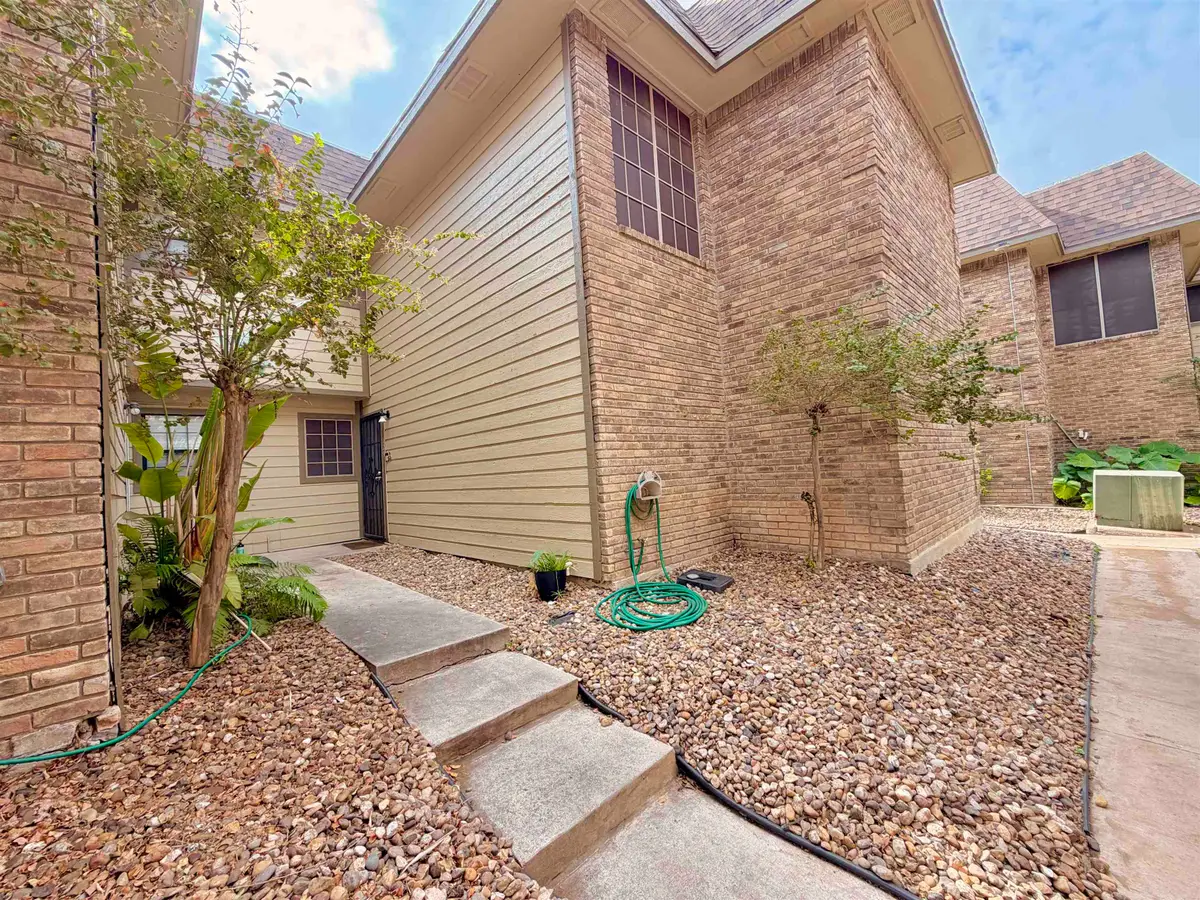 200 Martingale Ln, Laredo, TX 78045 - Image #1