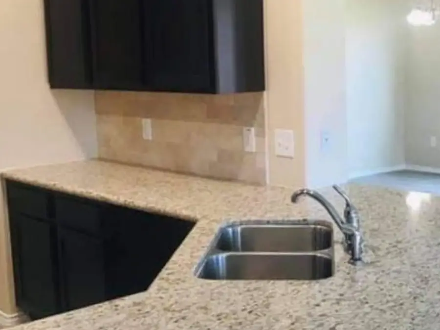 1002 Larvotto Lp., Laredo, TX 78045 - Image #2