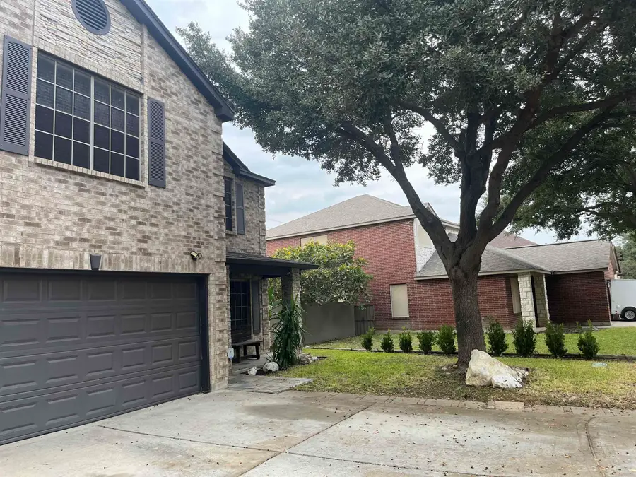 10604 Patron Lp, Laredo, TX 78045-6525 - Image #2