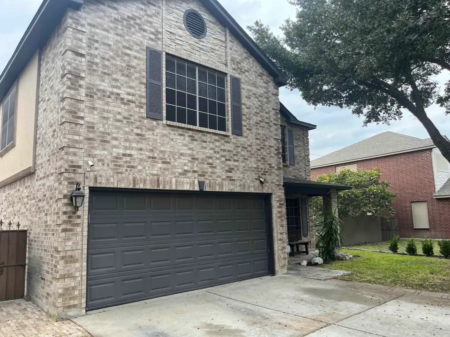 10604 Patron Lp, Laredo, TX 78045-6525 - Image #3