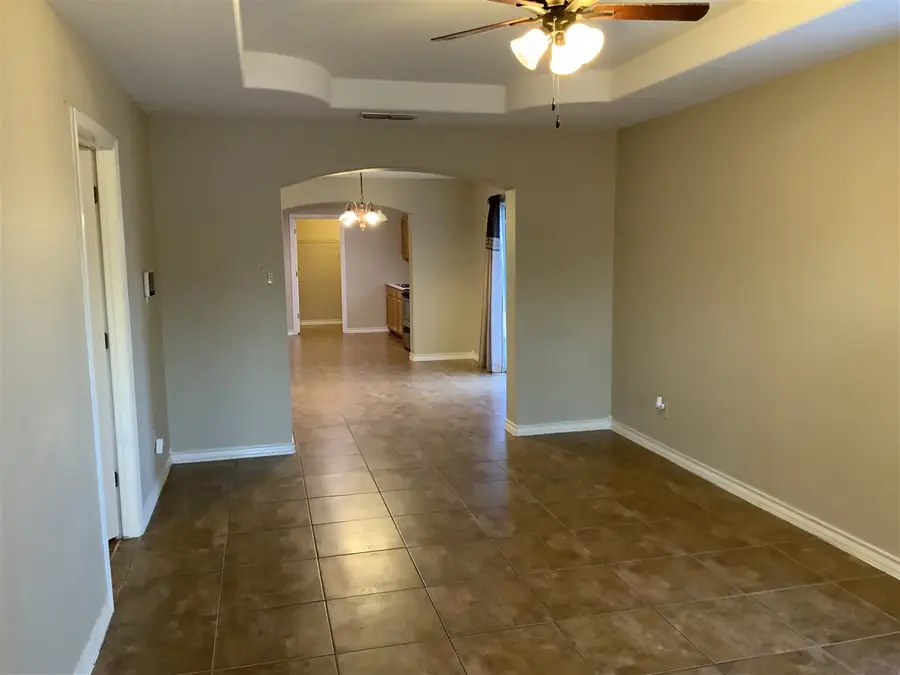 2630 Comal Lp, Laredo, TX 78046-6964 - Image #2