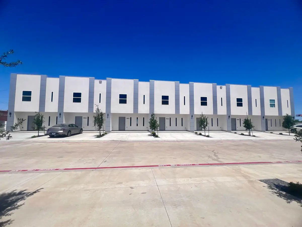 1011 Emerald Valley Dr., Laredo, TX 78043 - #1