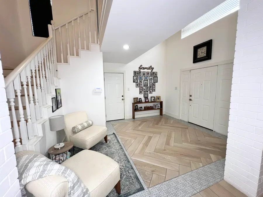 402 St Thomas Dr, Laredo, TX 78045-0000 - Image #3