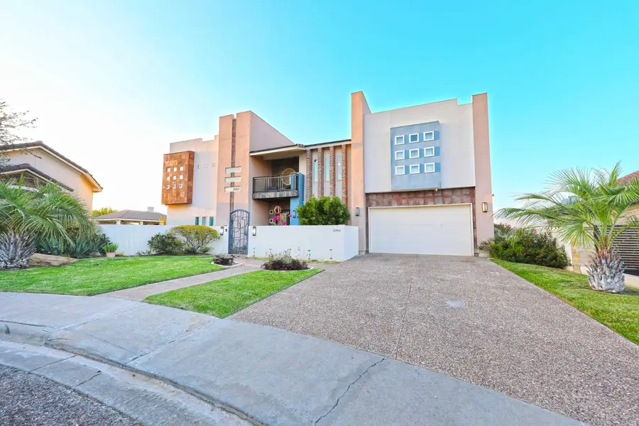 2906 Chaucer Dr, Laredo, TX 78041 - Image #3