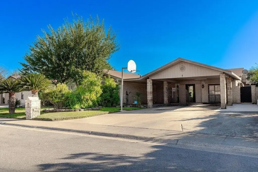 209 Gumwood Ln, Laredo, TX 78041 - Image #1
