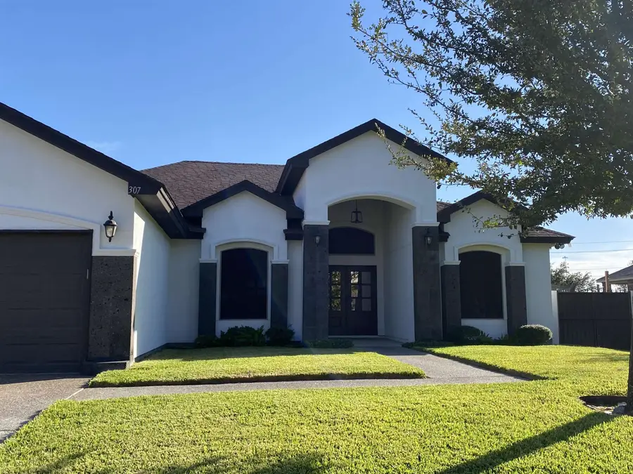 307 Michoacan Loop, Laredo, TX 78045 - Image #2