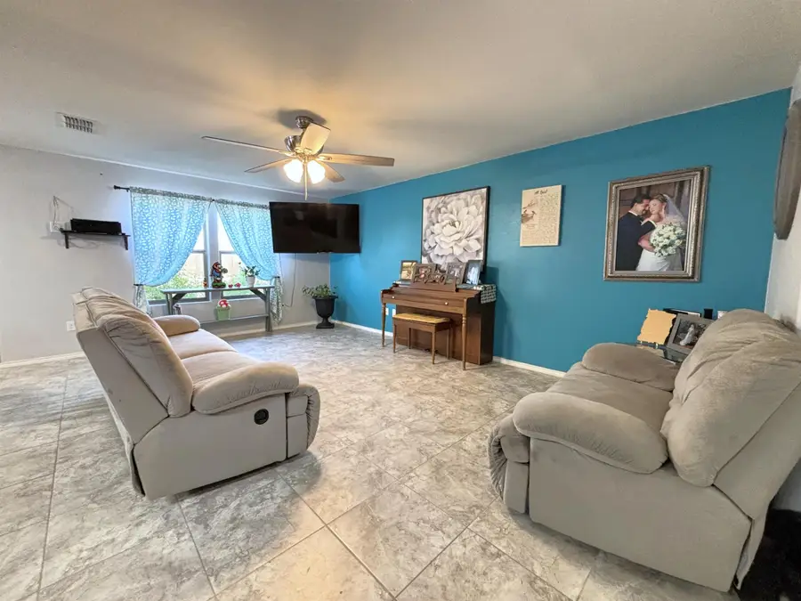 405 Almeja Dr, Laredo, TX 78043 - #2