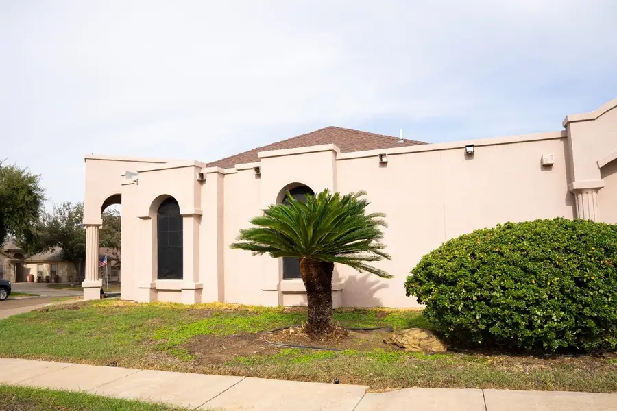 8801 Justice Dr, Laredo, TX 78045 - Image #2