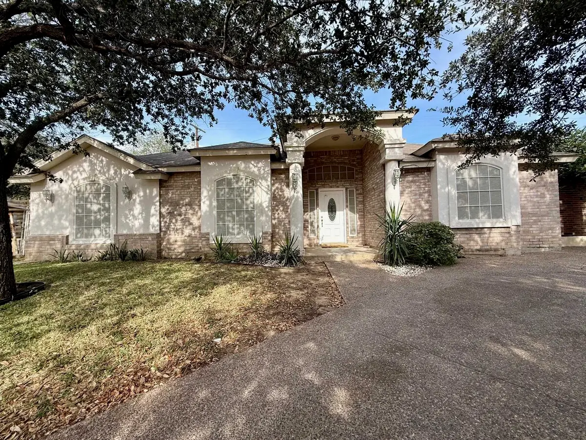 12613 River Bend Cir, Laredo, TX 78045 - Image #1