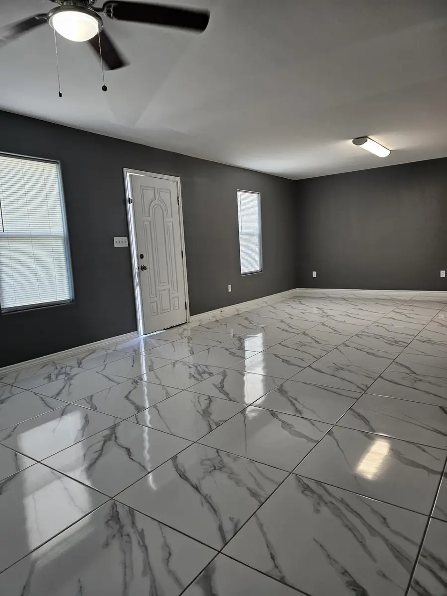 357 Riverhill Lp, Laredo, TX 78046 - Image #2