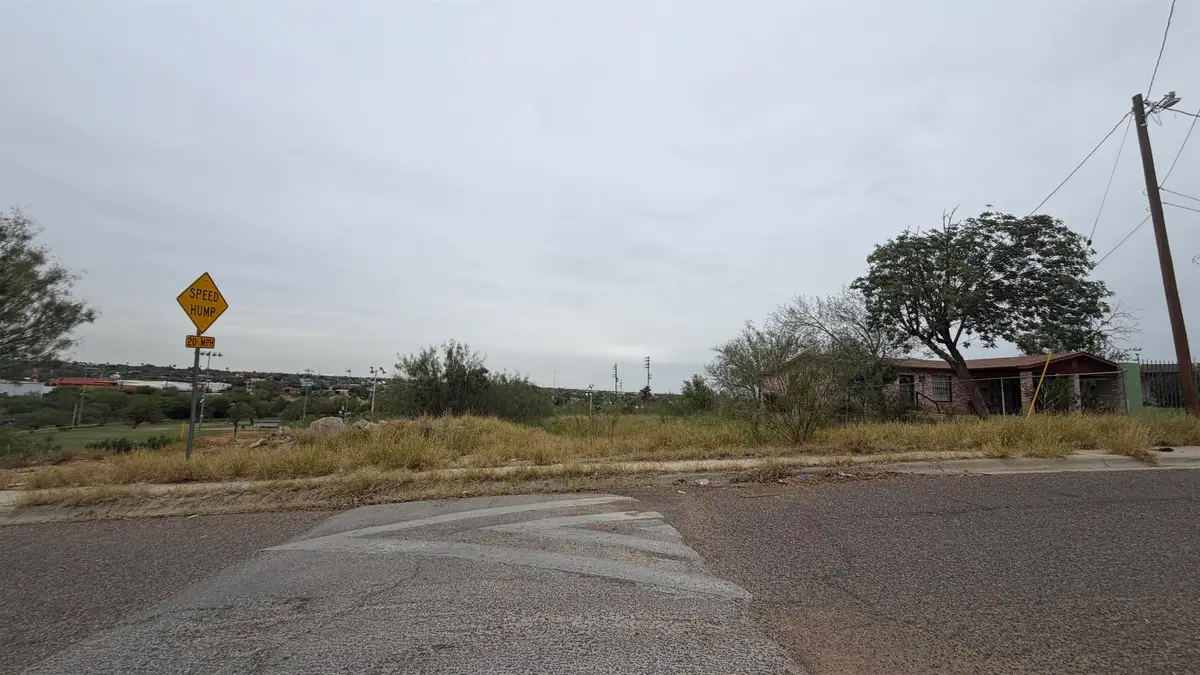 2810 Diaz St, Laredo, TX 78043 - Image #1