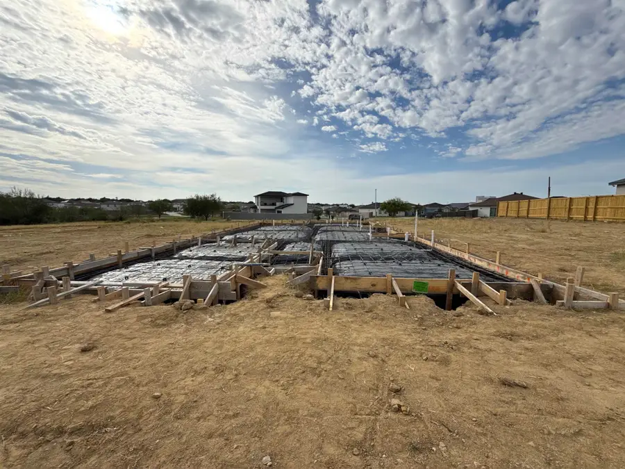 5025 Servando Dr, Laredo, TX 78046 - Image #2