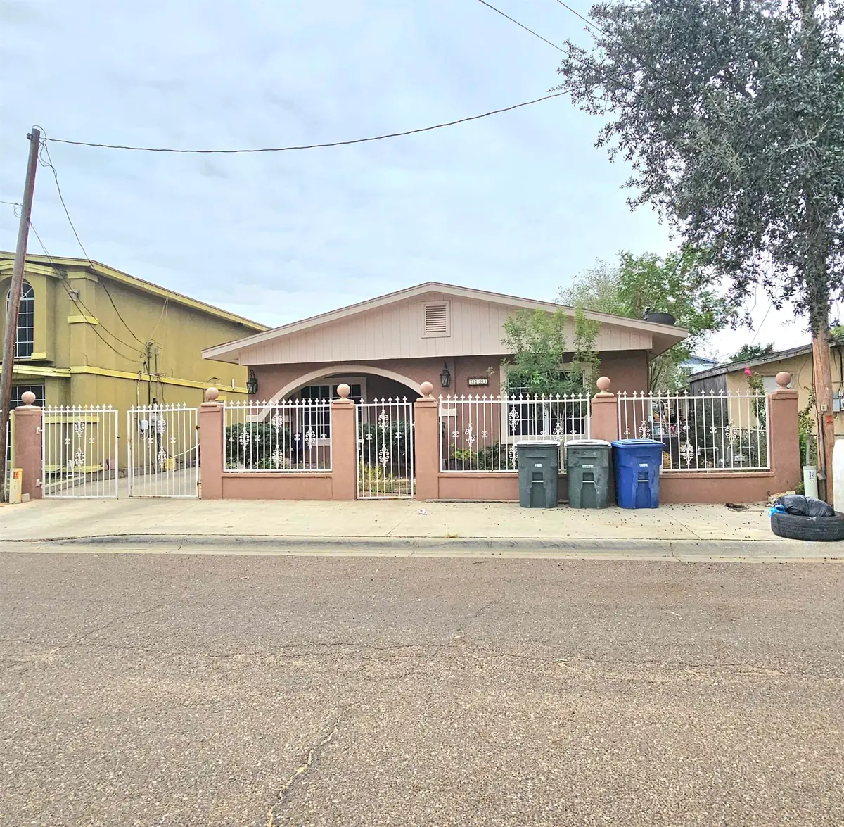 2703 Pecan St, Laredo, TX 78046 - Image #1