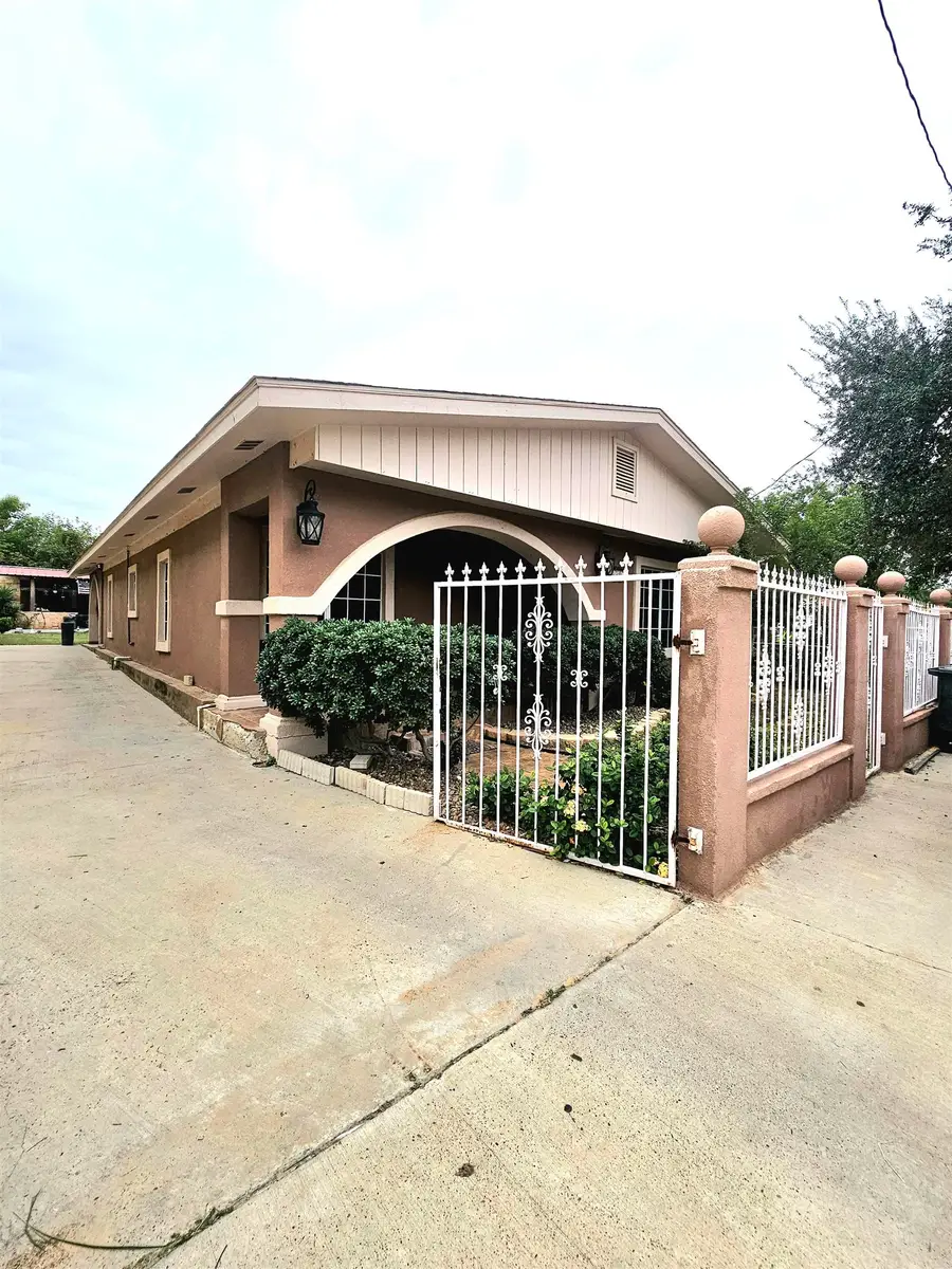 2703 Pecan St, Laredo, TX 78046 - Image #3