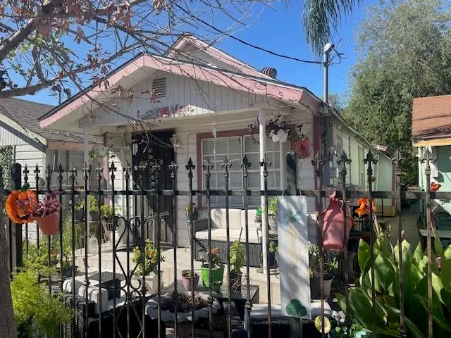 3206 Flores Ave, Laredo, TX 78040 - Image #1