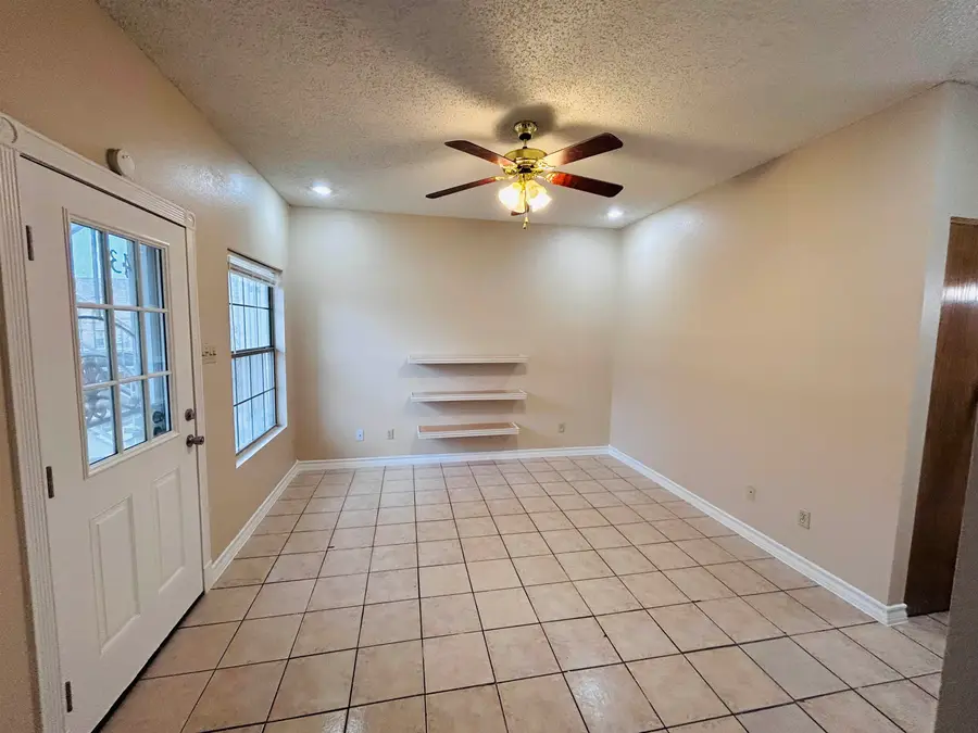 1419 Gustavus St, Laredo, TX 78040 - Image #2